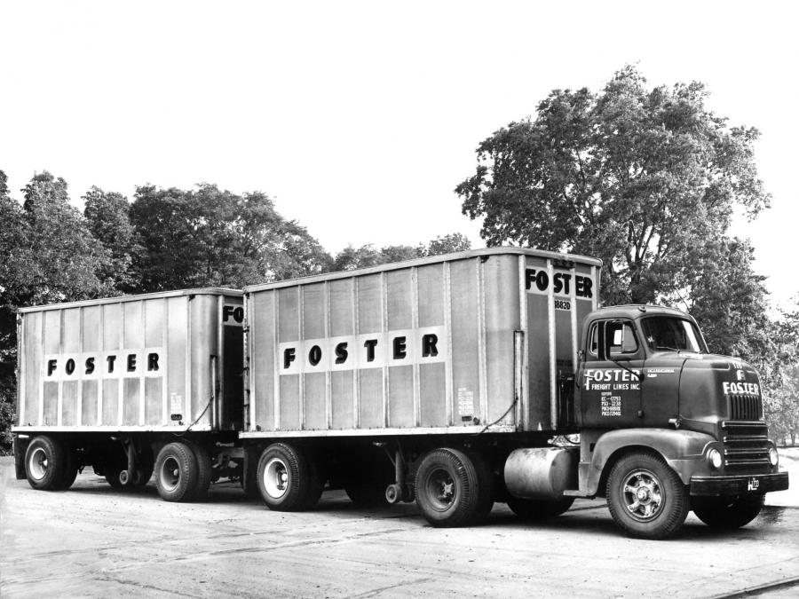 International R-190 Highbinder Tractor Truck 1952 года  (фото 1 из 1)